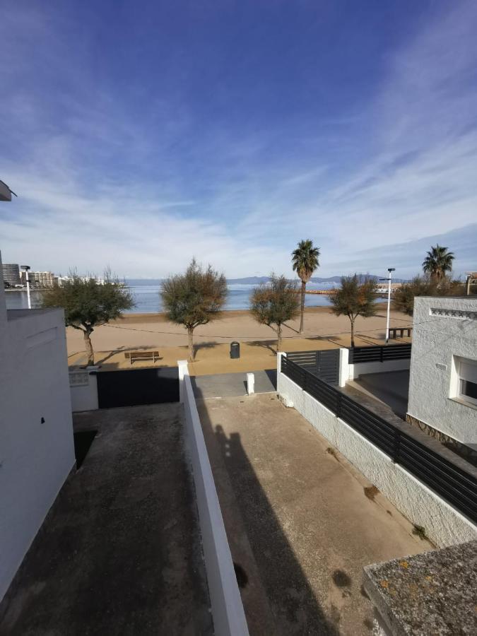 Apartamento En La Playa. Free Parking. Free Wifi L' Escala 外观 照片